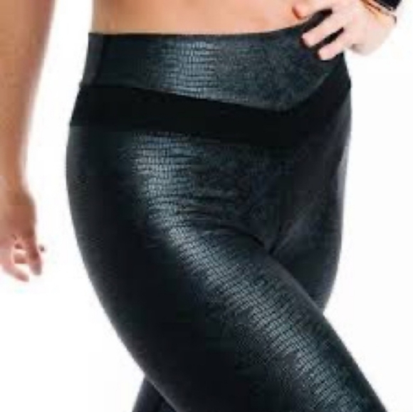 Zyia Kakadu Leggings Size 6-8 - Picture 3 of 8